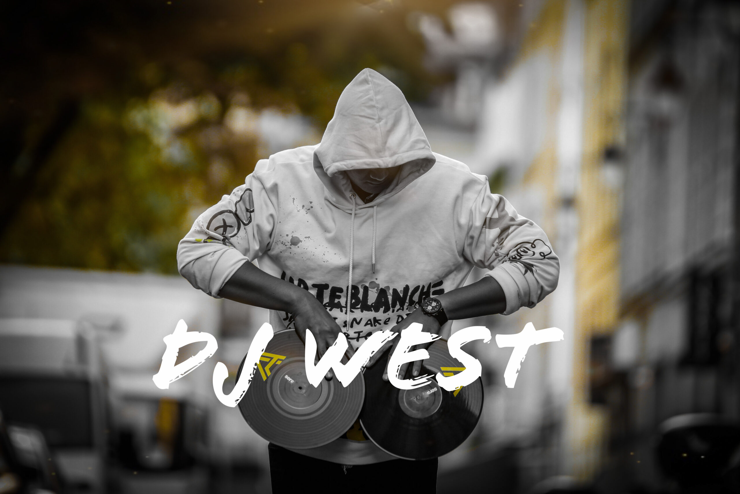 Biographie de DJ WEST - DJ Généraliste France et International depuis ses 16 ans : L'histoire fascinante d'un DJ renommé en France et à l'international
